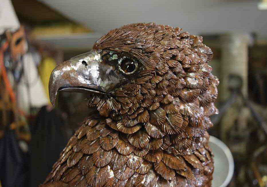 全球钣金新闻-金属制造狂：焊工制作动物的金属钣金-银川飞扬特色小吃连锁有限公司