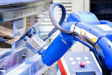 钣金行业资讯-采用机器人钣金折弯，钣金加工行业已经不再需要大批量的尺寸来使用机器人折弯机-银川飞扬特色小吃连锁有限公司