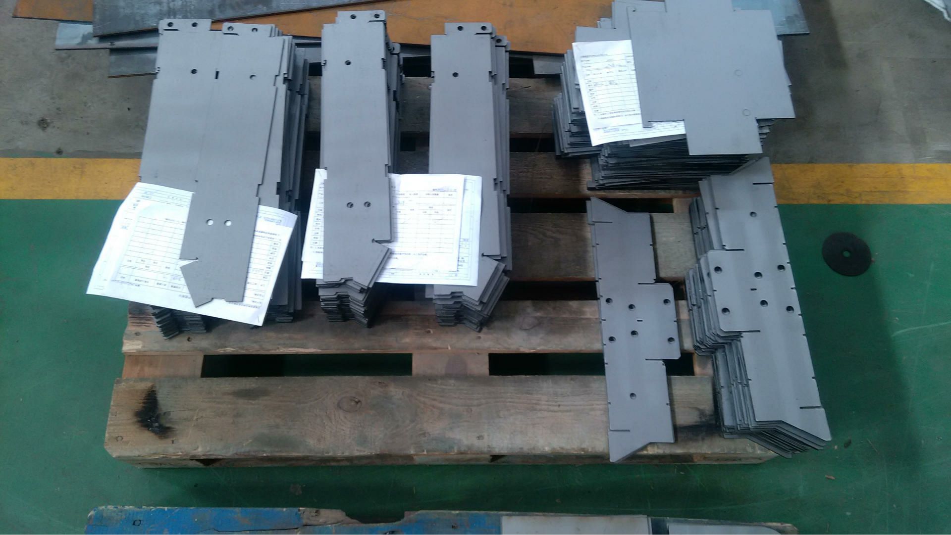 钣金加工中判断钣金激光加工的质量-银川飞扬特色小吃连锁有限公司