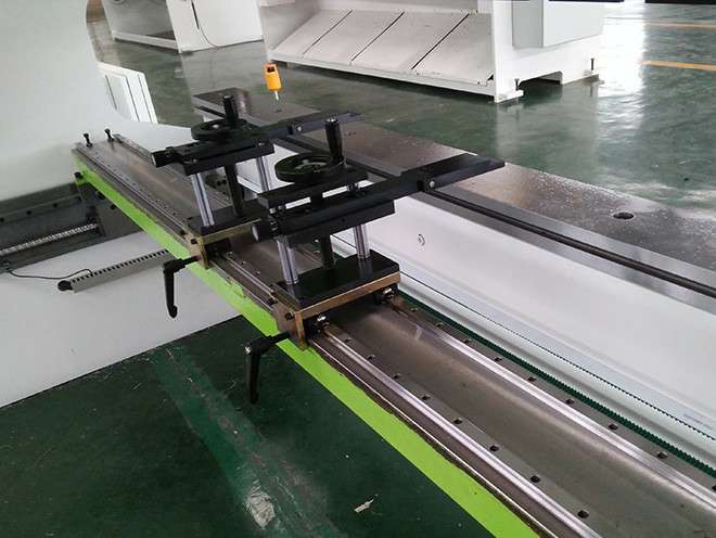 介绍钣金加工数控折弯机技巧-银川飞扬特色小吃连锁有限公司